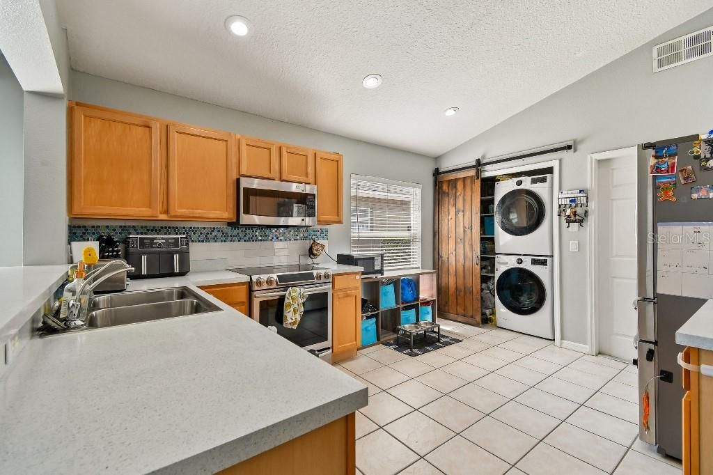 For Sale: $444,900 (3 beds, 2 baths, 1599 Square Feet)