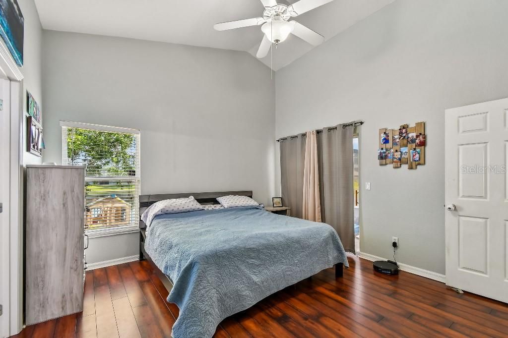 For Sale: $444,900 (3 beds, 2 baths, 1599 Square Feet)