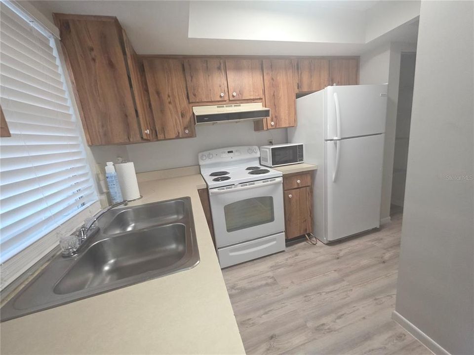 For Rent: $1,400 (1 beds, 1 baths, 555 Square Feet)