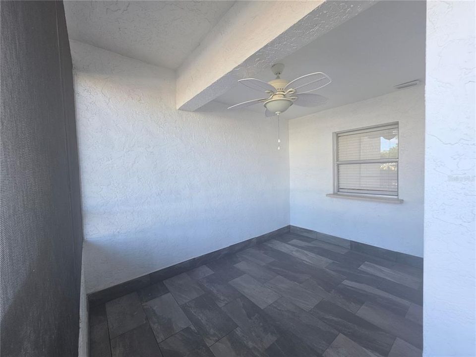 For Rent: $1,400 (1 beds, 1 baths, 555 Square Feet)
