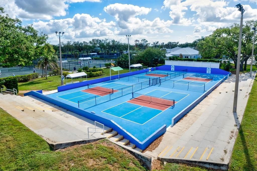 Activo con contrato: $299,900 (2 camas, 2 baños, 946 Pies cuadrados)