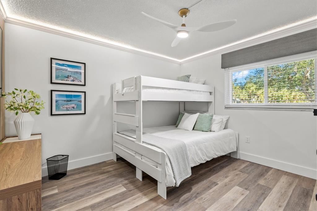 Activo con contrato: $299,900 (2 camas, 2 baños, 946 Pies cuadrados)