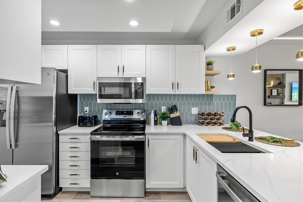 Activo con contrato: $299,900 (2 camas, 2 baños, 946 Pies cuadrados)