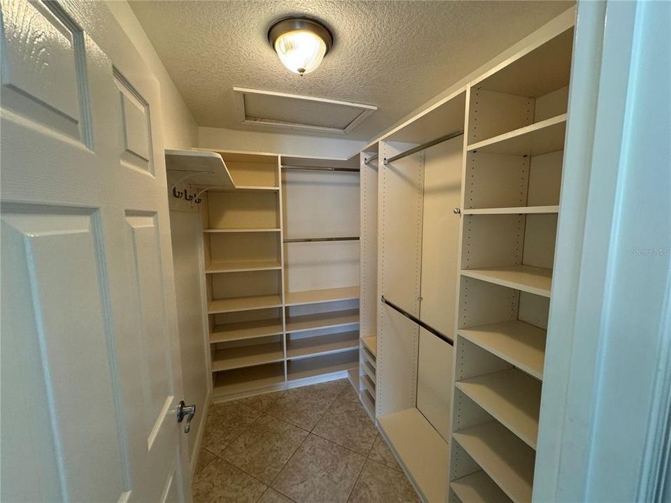For Rent: $2,500 (3 beds, 2 baths, 1416 Square Feet)