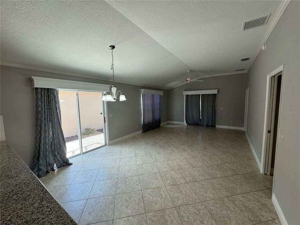 For Rent: $2,500 (3 beds, 2 baths, 1416 Square Feet)