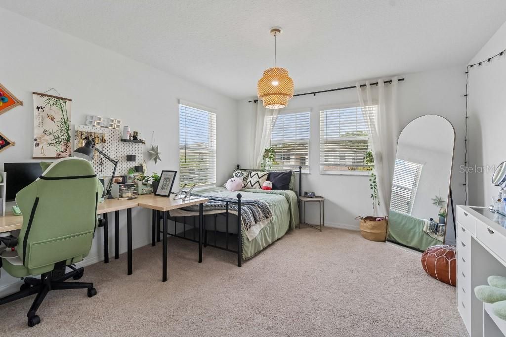 For Sale: $625,000 (5 beds, 3 baths, 3600 Square Feet)