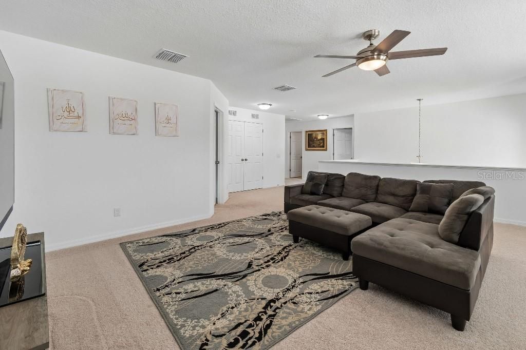 For Sale: $625,000 (5 beds, 3 baths, 3600 Square Feet)