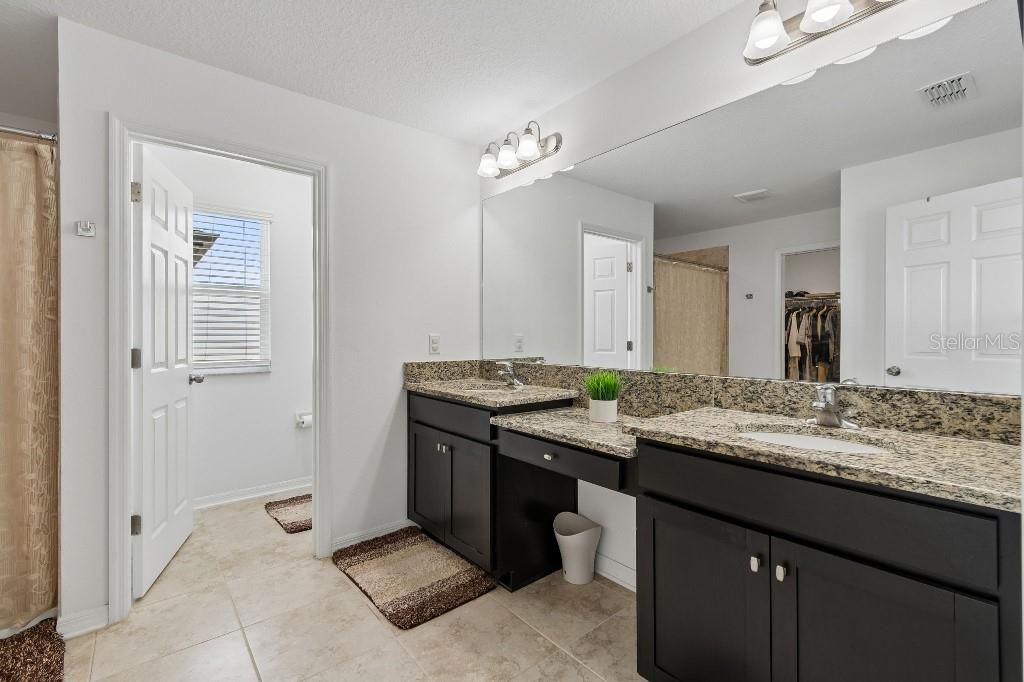 For Sale: $625,000 (5 beds, 3 baths, 3600 Square Feet)