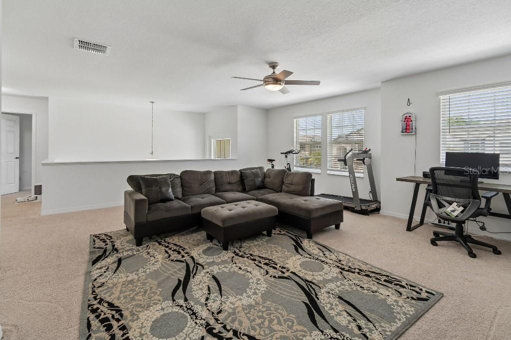 For Sale: $625,000 (5 beds, 3 baths, 3600 Square Feet)