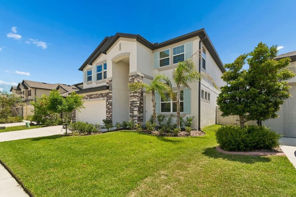 For Sale: $625,000 (5 beds, 3 baths, 3600 Square Feet)