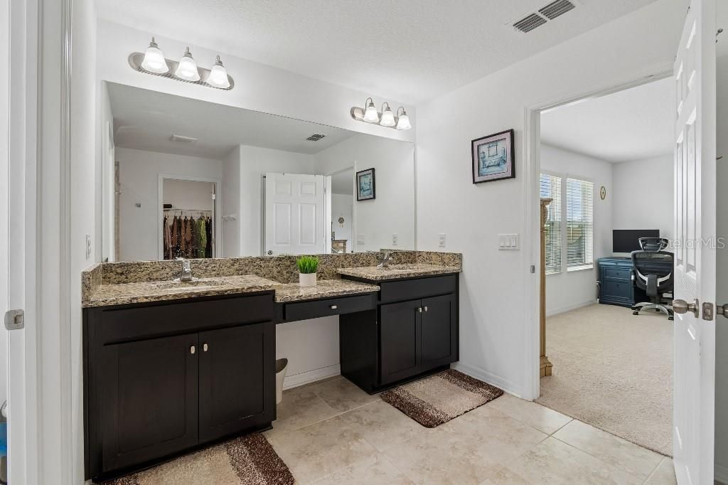 For Sale: $625,000 (5 beds, 3 baths, 3600 Square Feet)