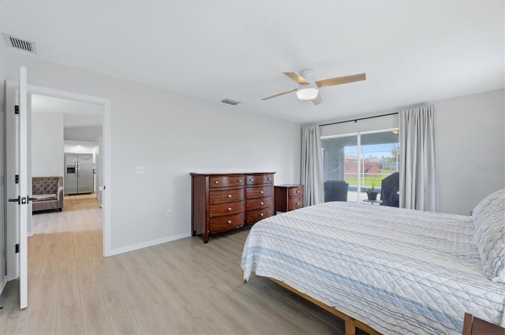 For Sale: $450,000 (3 beds, 2 baths, 1666 Square Feet)