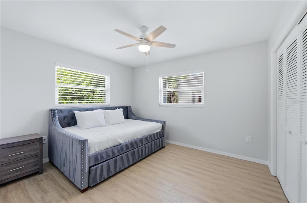 For Sale: $450,000 (3 beds, 2 baths, 1666 Square Feet)