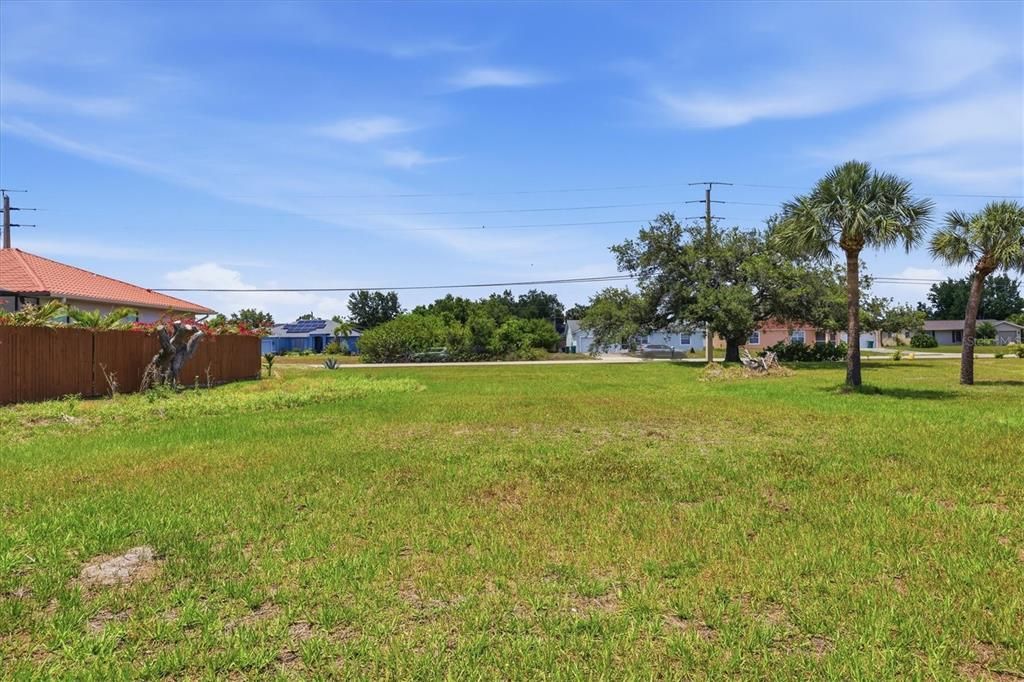 For Sale: $450,000 (3 beds, 2 baths, 1666 Square Feet)
