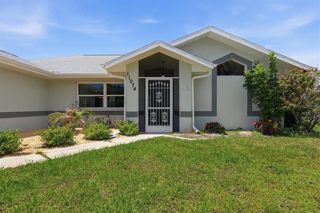 For Sale: $450,000 (3 beds, 2 baths, 1666 Square Feet)