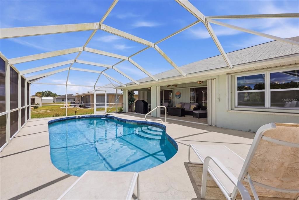 For Sale: $450,000 (3 beds, 2 baths, 1666 Square Feet)