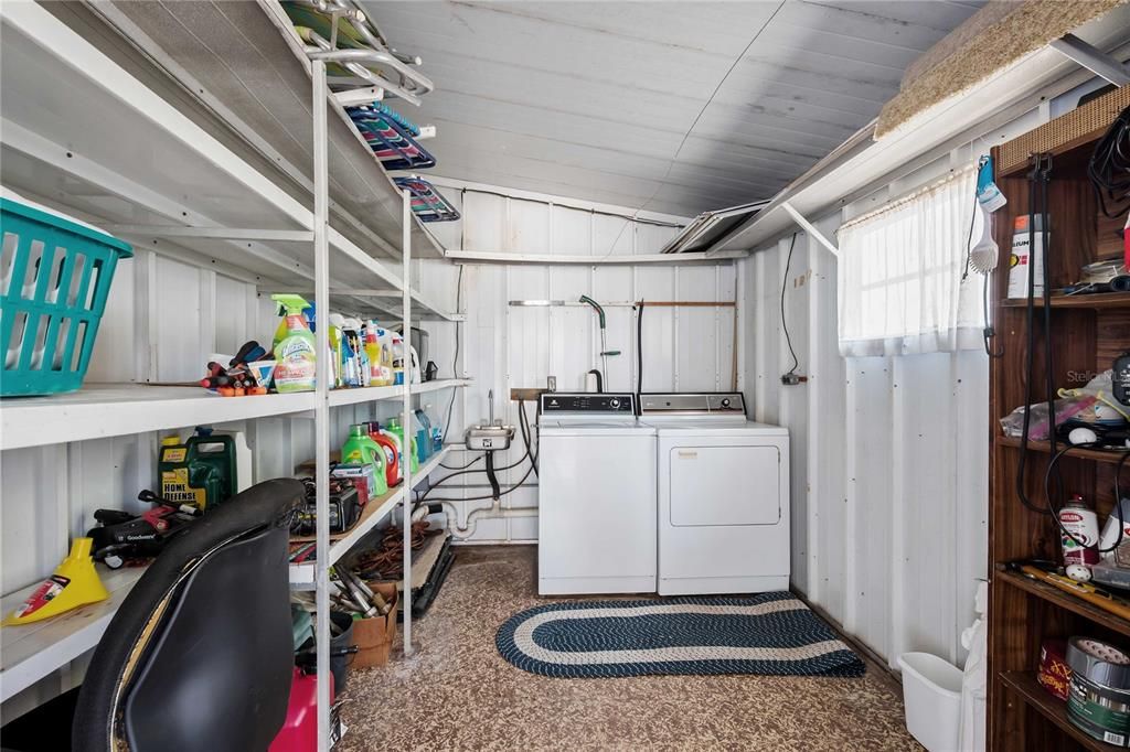 For Sale: $124,900 (2 beds, 2 baths, 1056 Square Feet)