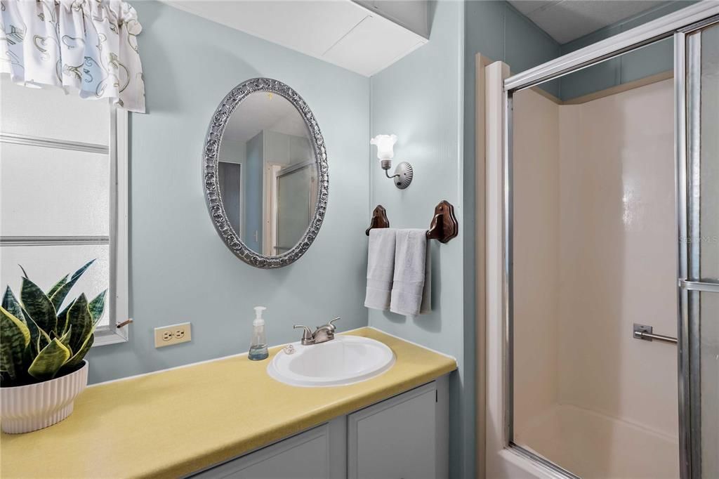 For Sale: $124,900 (2 beds, 2 baths, 1056 Square Feet)
