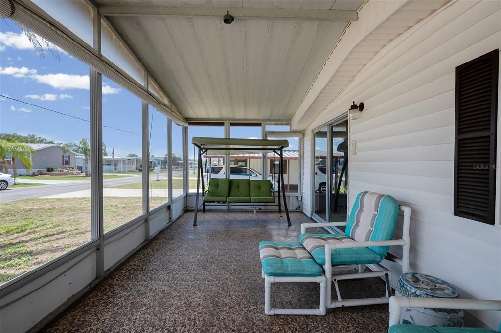 For Sale: $124,900 (2 beds, 2 baths, 1056 Square Feet)
