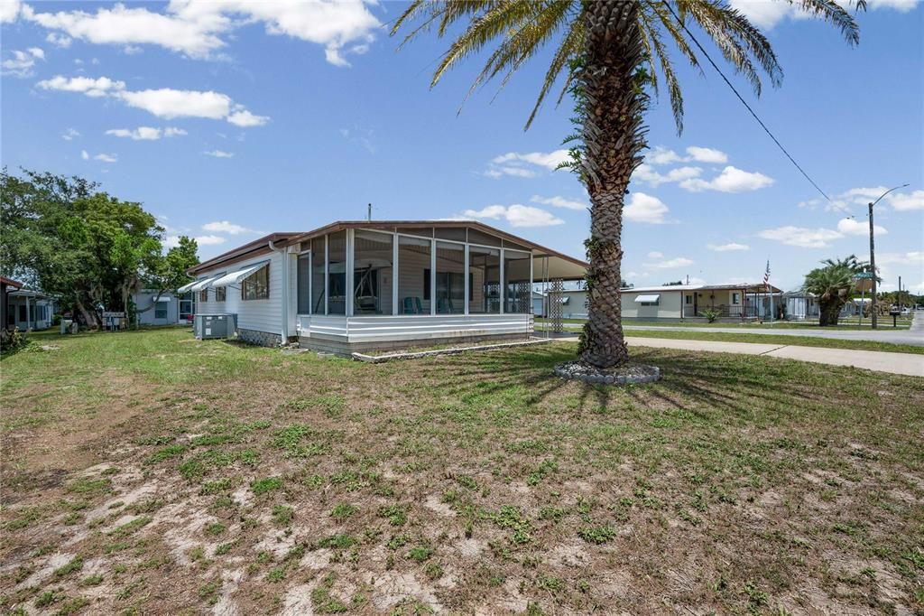 For Sale: $124,900 (2 beds, 2 baths, 1056 Square Feet)