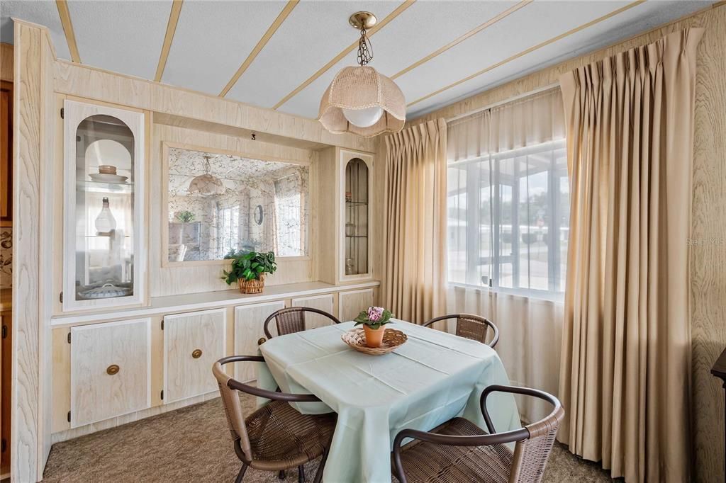 For Sale: $124,900 (2 beds, 2 baths, 1056 Square Feet)