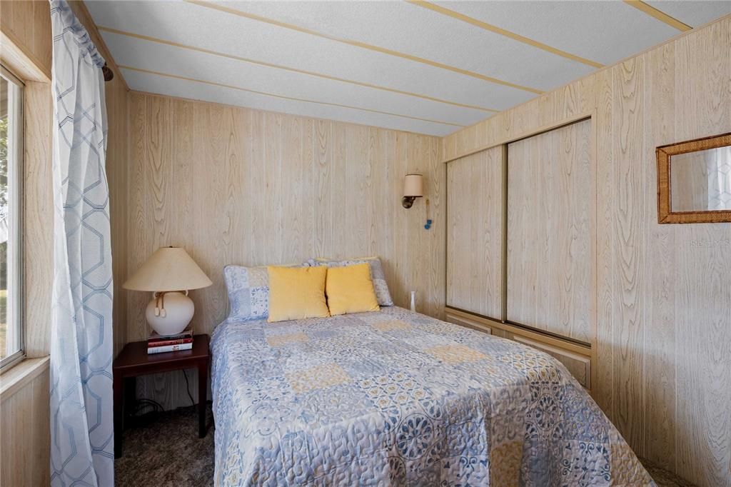 For Sale: $124,900 (2 beds, 2 baths, 1056 Square Feet)