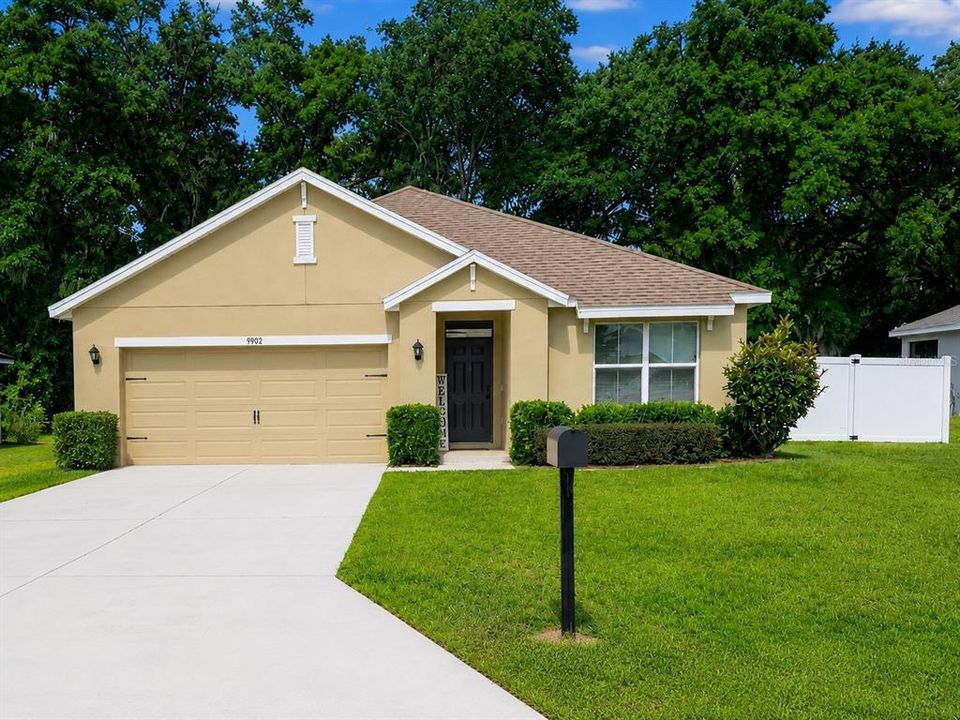 For Sale: $304,900 (3 beds, 2 baths, 1670 Square Feet)