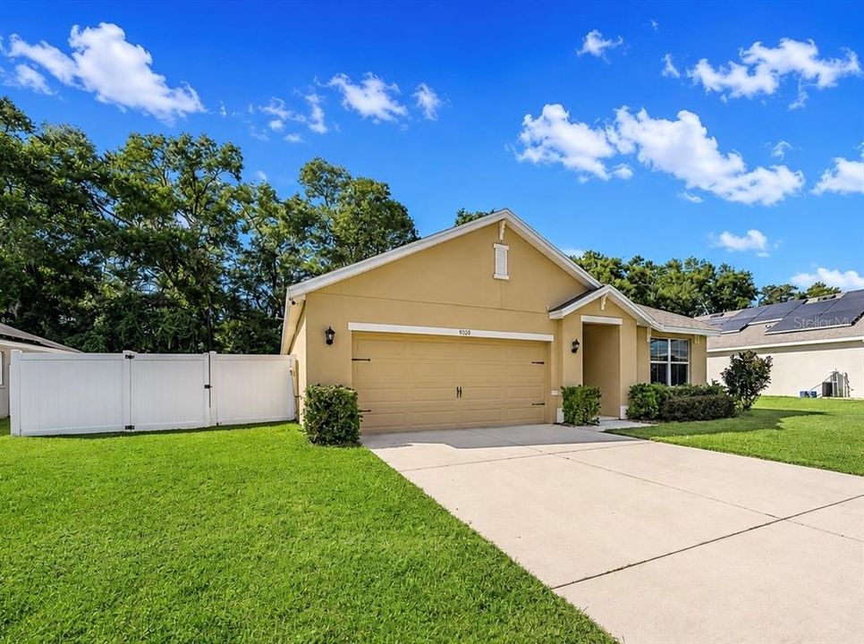 For Sale: $304,900 (3 beds, 2 baths, 1670 Square Feet)