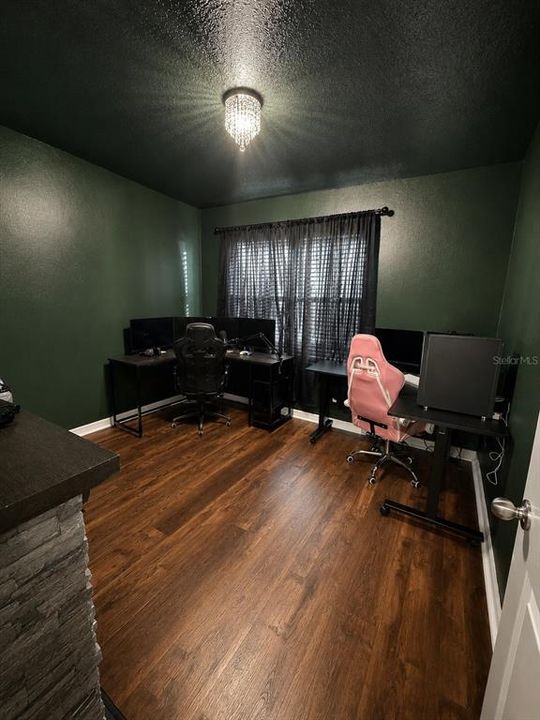 For Sale: $304,900 (3 beds, 2 baths, 1670 Square Feet)