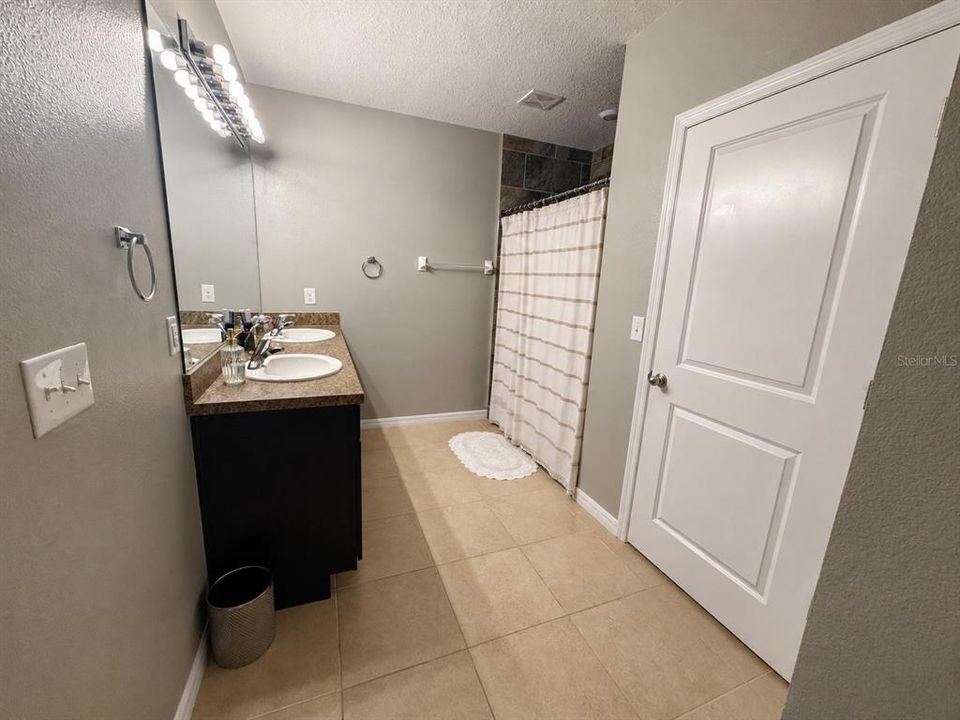 For Sale: $304,900 (3 beds, 2 baths, 1670 Square Feet)