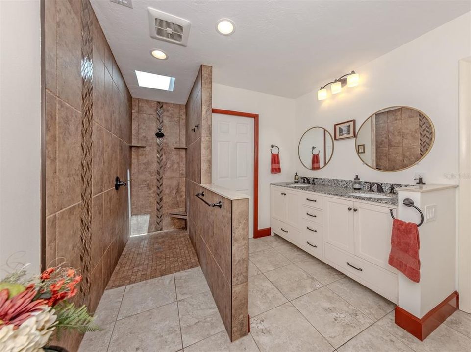For Sale: $1,250,000 (3 beds, 3 baths, 2214 Square Feet)