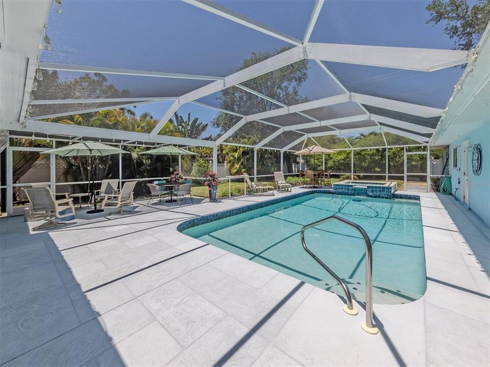For Sale: $1,250,000 (3 beds, 3 baths, 2214 Square Feet)