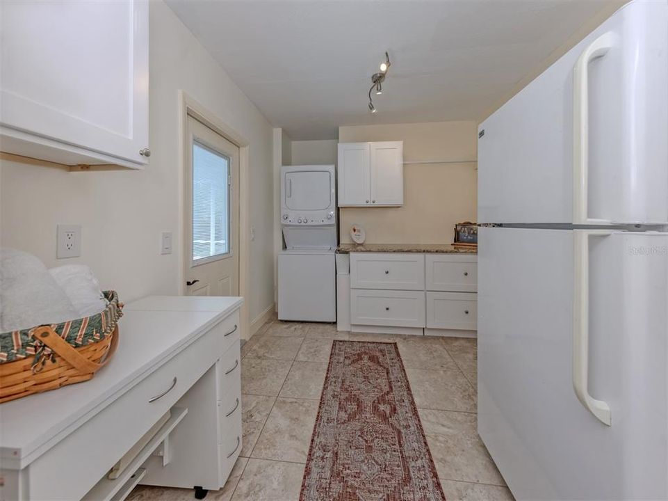 For Sale: $1,250,000 (3 beds, 3 baths, 2214 Square Feet)