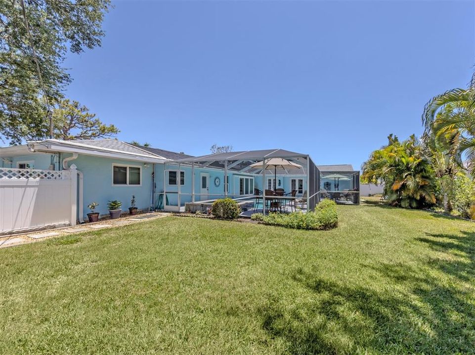 For Sale: $1,250,000 (3 beds, 3 baths, 2214 Square Feet)