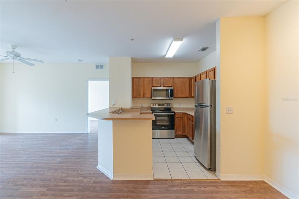 Activo con contrato: $215,000 (2 camas, 2 baños, 1046 Pies cuadrados)