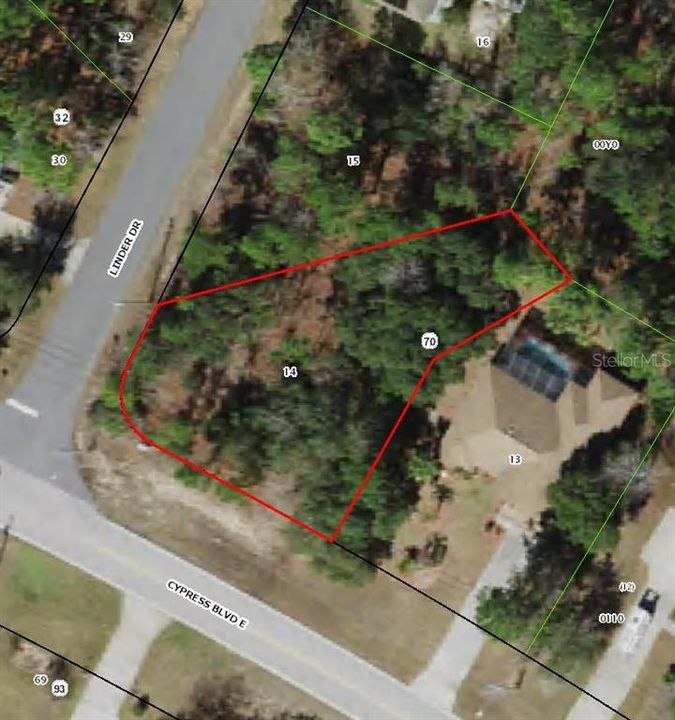 На продажу: $23,499 (0.32 acres)