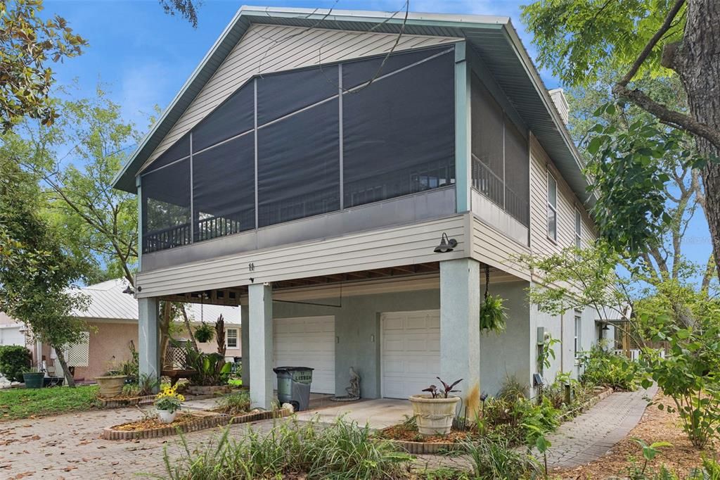 For Sale: $549,000 (3 beds, 2 baths, 1170 Square Feet)