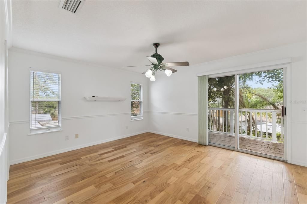 For Sale: $549,000 (3 beds, 2 baths, 1170 Square Feet)