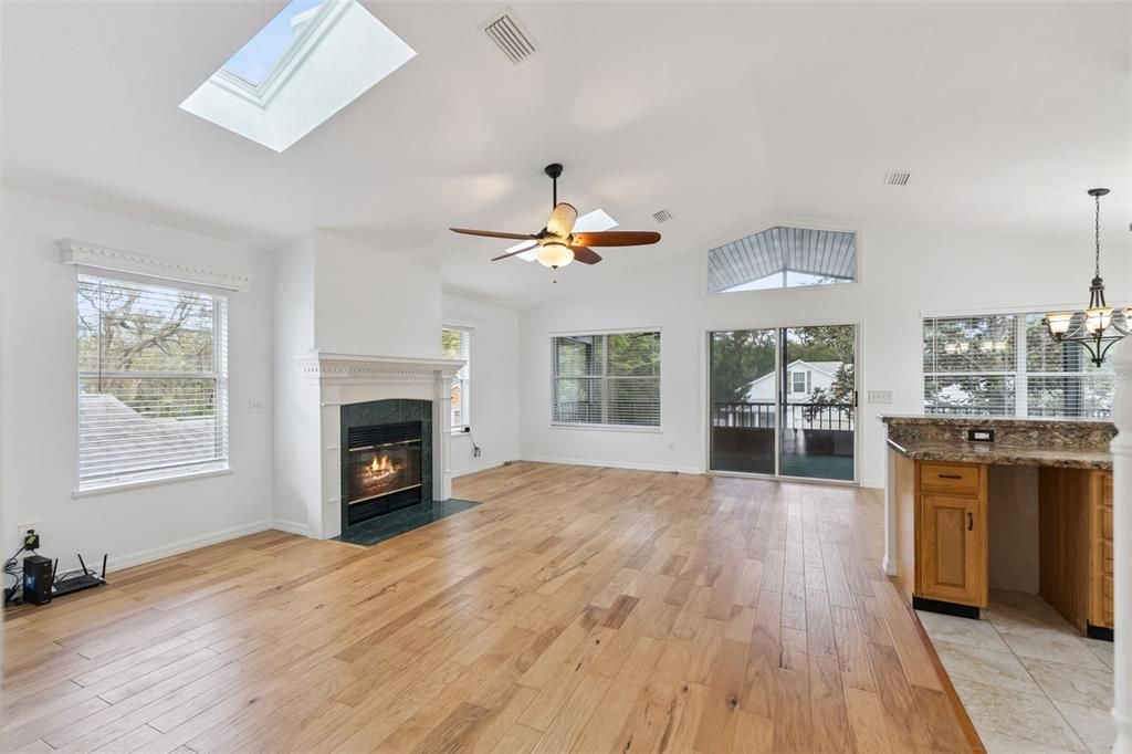For Sale: $549,000 (3 beds, 2 baths, 1170 Square Feet)