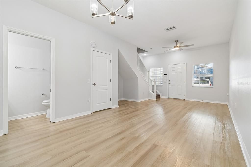 For Sale: $199,000 (2 beds, 2 baths, 1152 Square Feet)