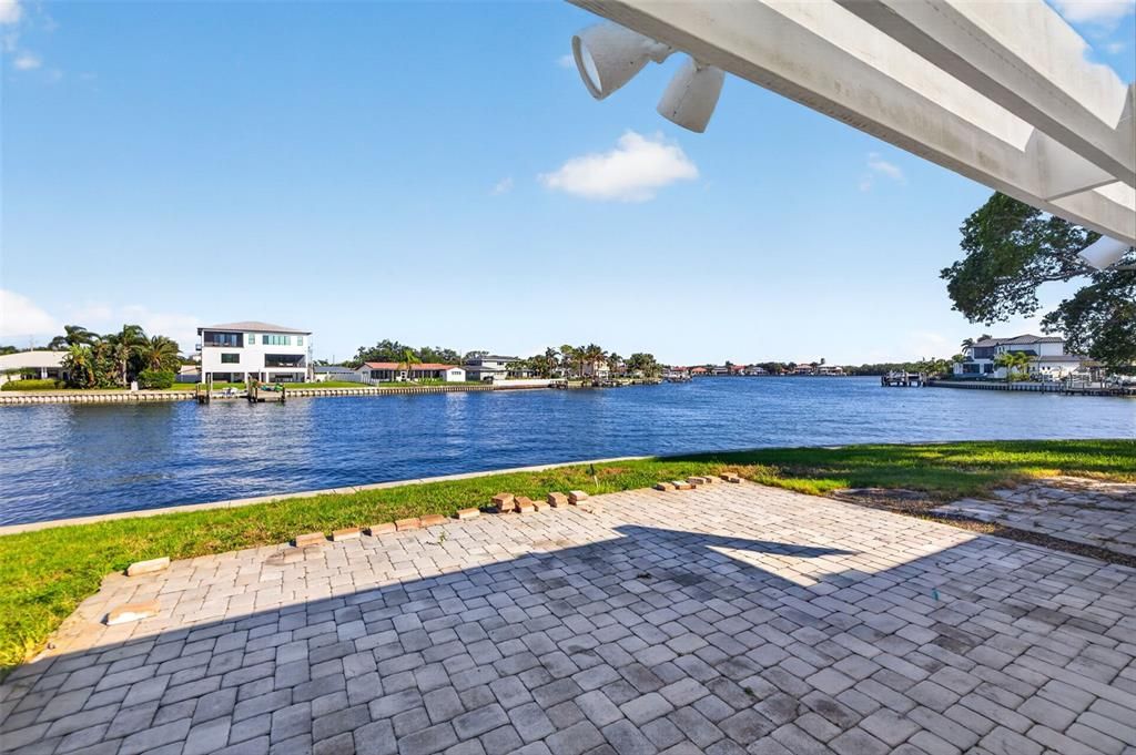For Sale: $2,100,000 (3 beds, 2 baths, 2210 Square Feet)