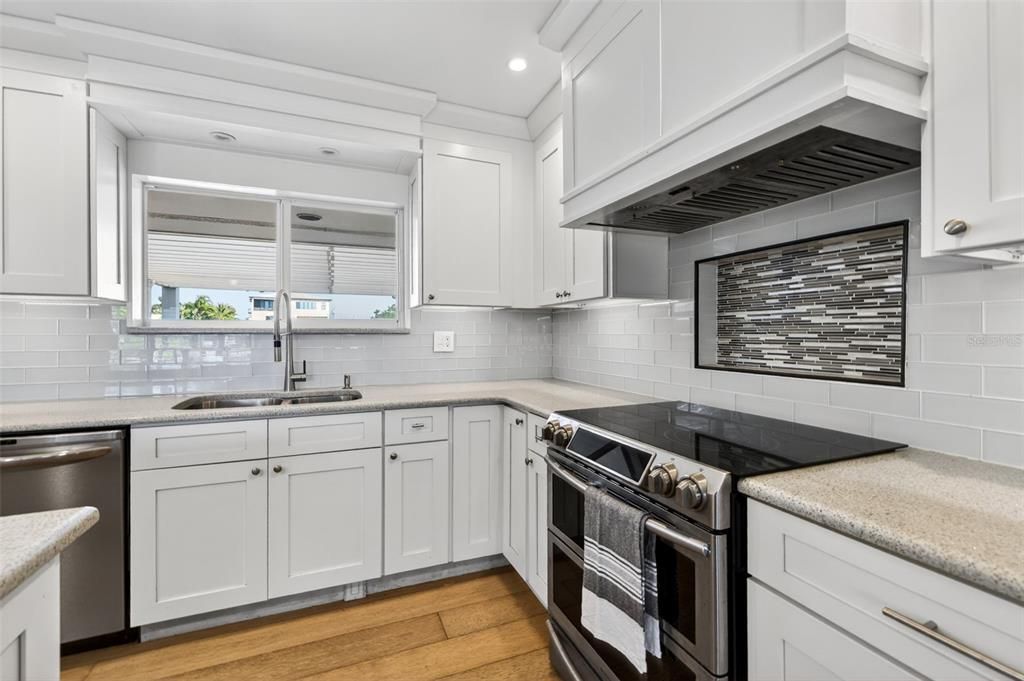 For Sale: $2,100,000 (3 beds, 2 baths, 2210 Square Feet)