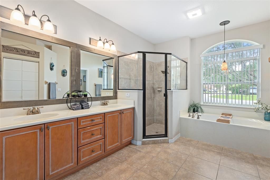 Active With Contract: $420,000 (4 beds, 3 baths, 2559 Square Feet)