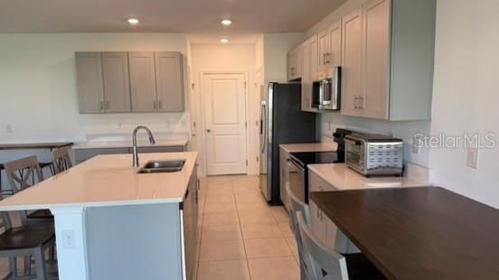 For Rent: $2,300 (4 beds, 2 baths, 2290 Square Feet)