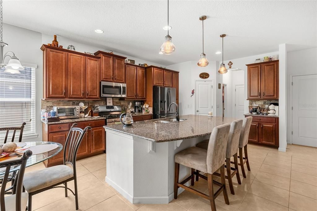 For Sale: $530,000 (4 beds, 3 baths, 2497 Square Feet)