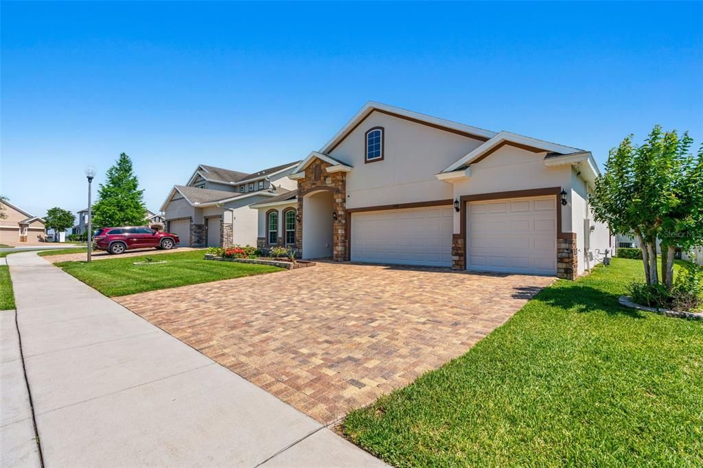 For Sale: $530,000 (4 beds, 3 baths, 2497 Square Feet)