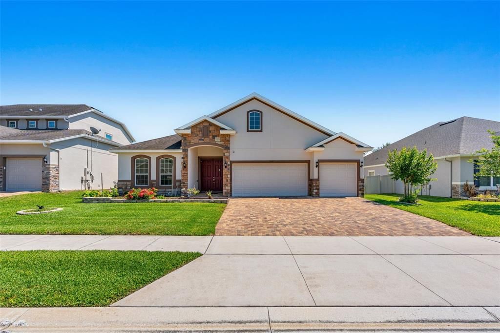 For Sale: $530,000 (4 beds, 3 baths, 2497 Square Feet)