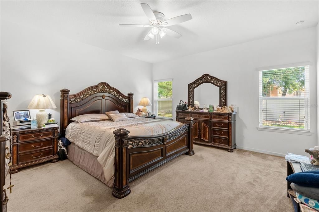 For Sale: $530,000 (4 beds, 3 baths, 2497 Square Feet)