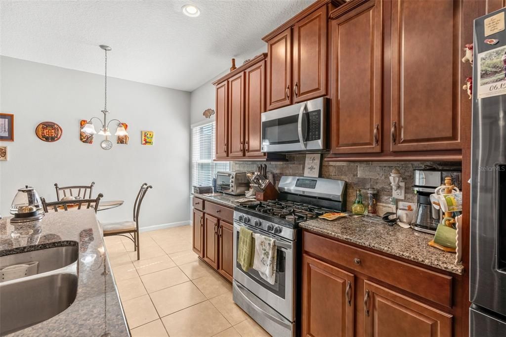 For Sale: $530,000 (4 beds, 3 baths, 2497 Square Feet)