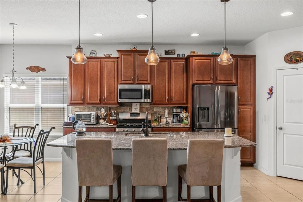 For Sale: $530,000 (4 beds, 3 baths, 2497 Square Feet)